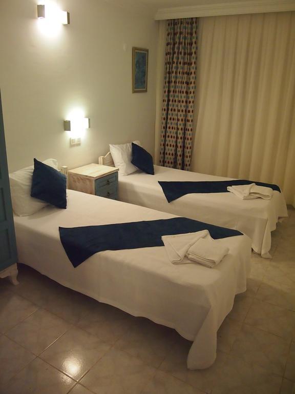 Ozcem Apart Fethiye Exterior photo